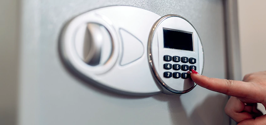 Jewelry Safe Cracking in Madera Acres, California